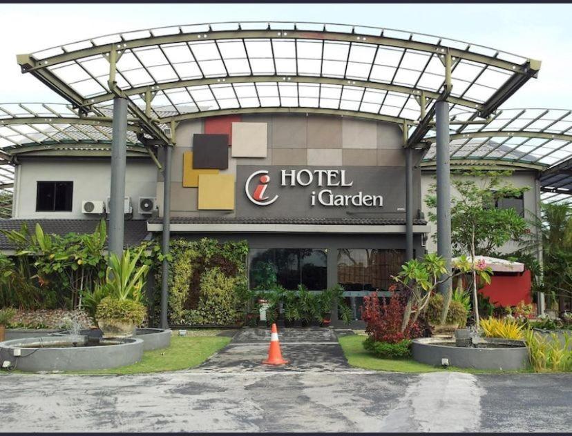 I Garden Hotel Іпох Екстер'єр фото