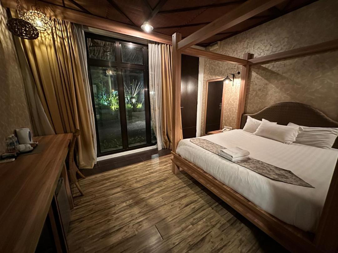 I Garden Hotel Іпох Екстер'єр фото